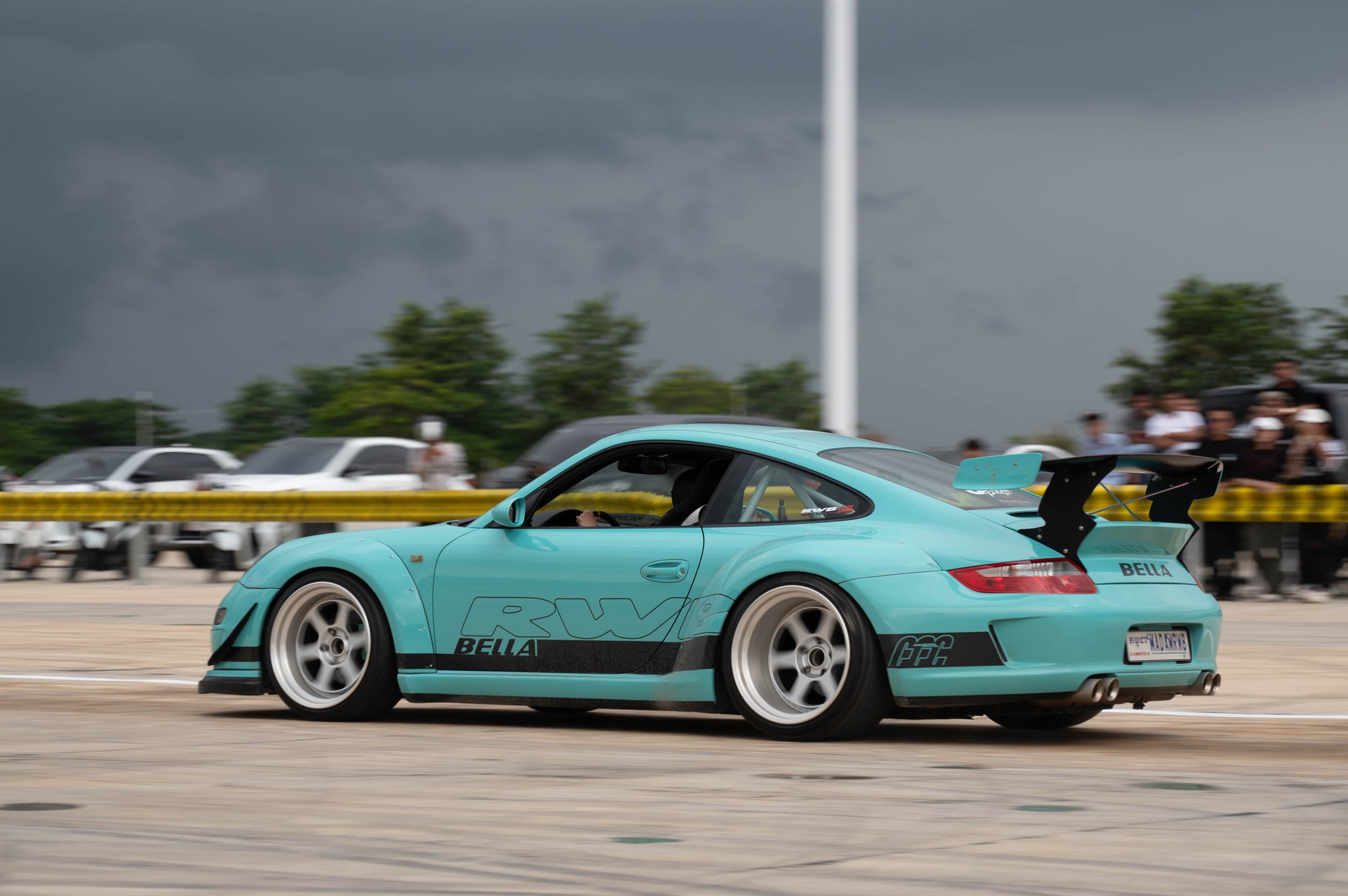 RWB Porsche 997 Bella on track