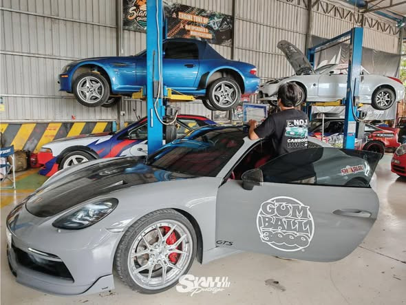 718 GTS in the workshop for tuning