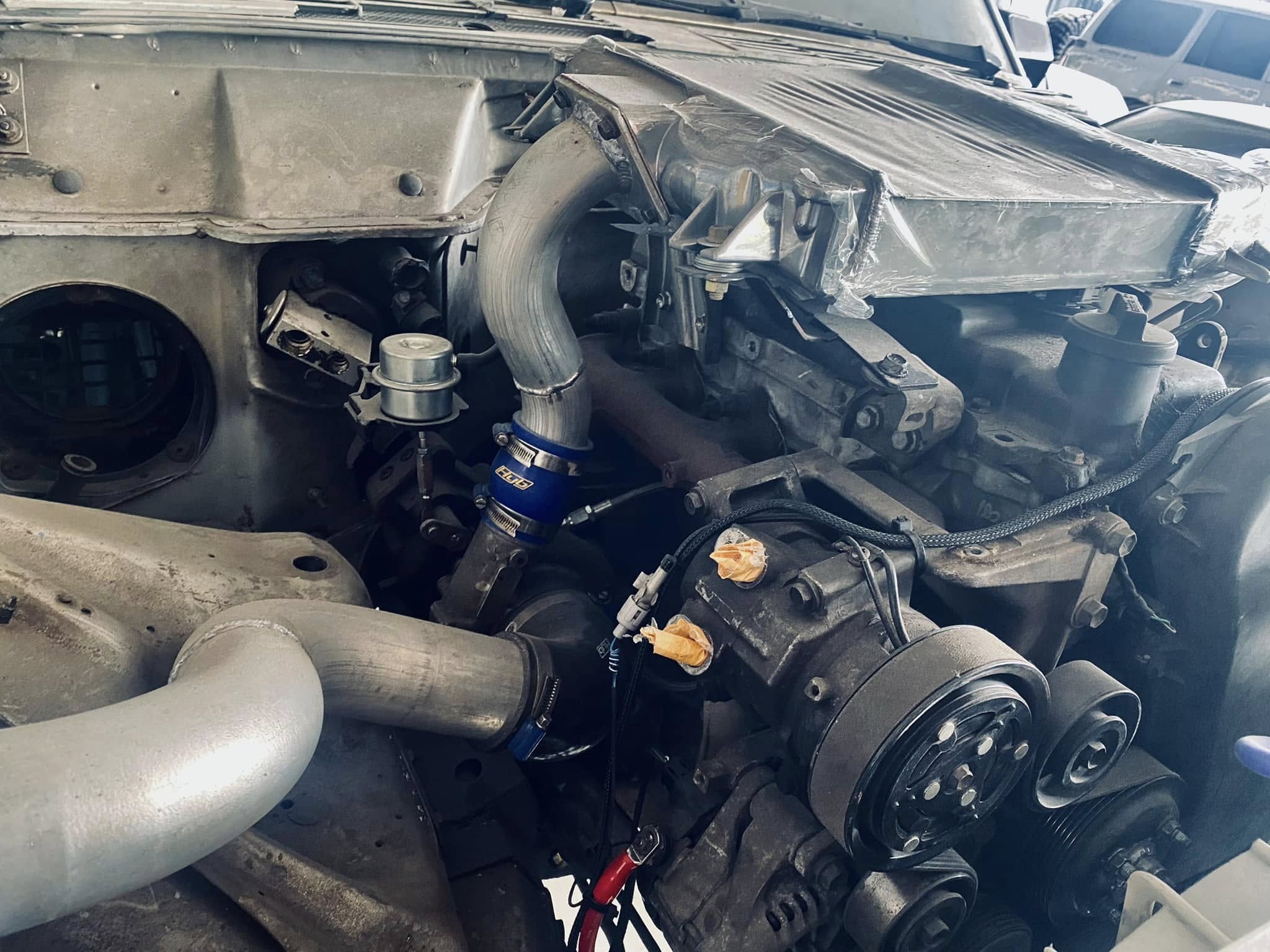 Engine bay turbo plumbing detail