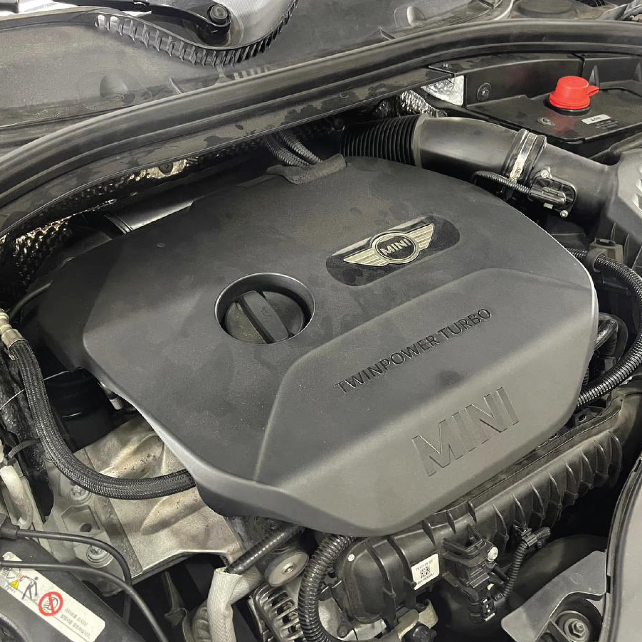 Mini Clubman TwinPower Turbo engine bay