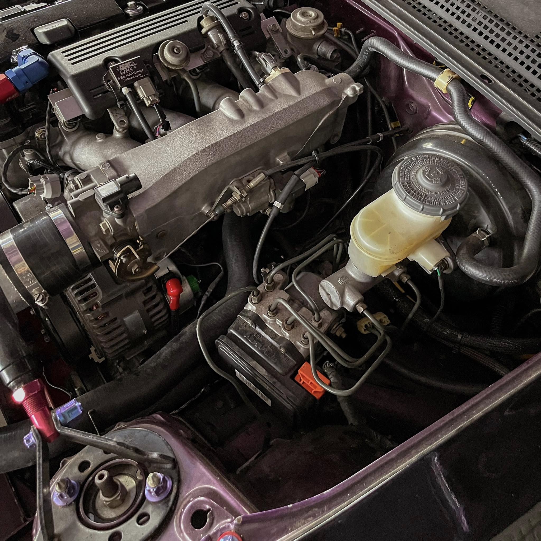 S2000 engine bay