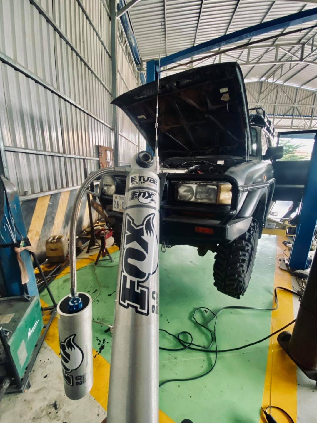 Land Cruiser VX80 FOX Suspension